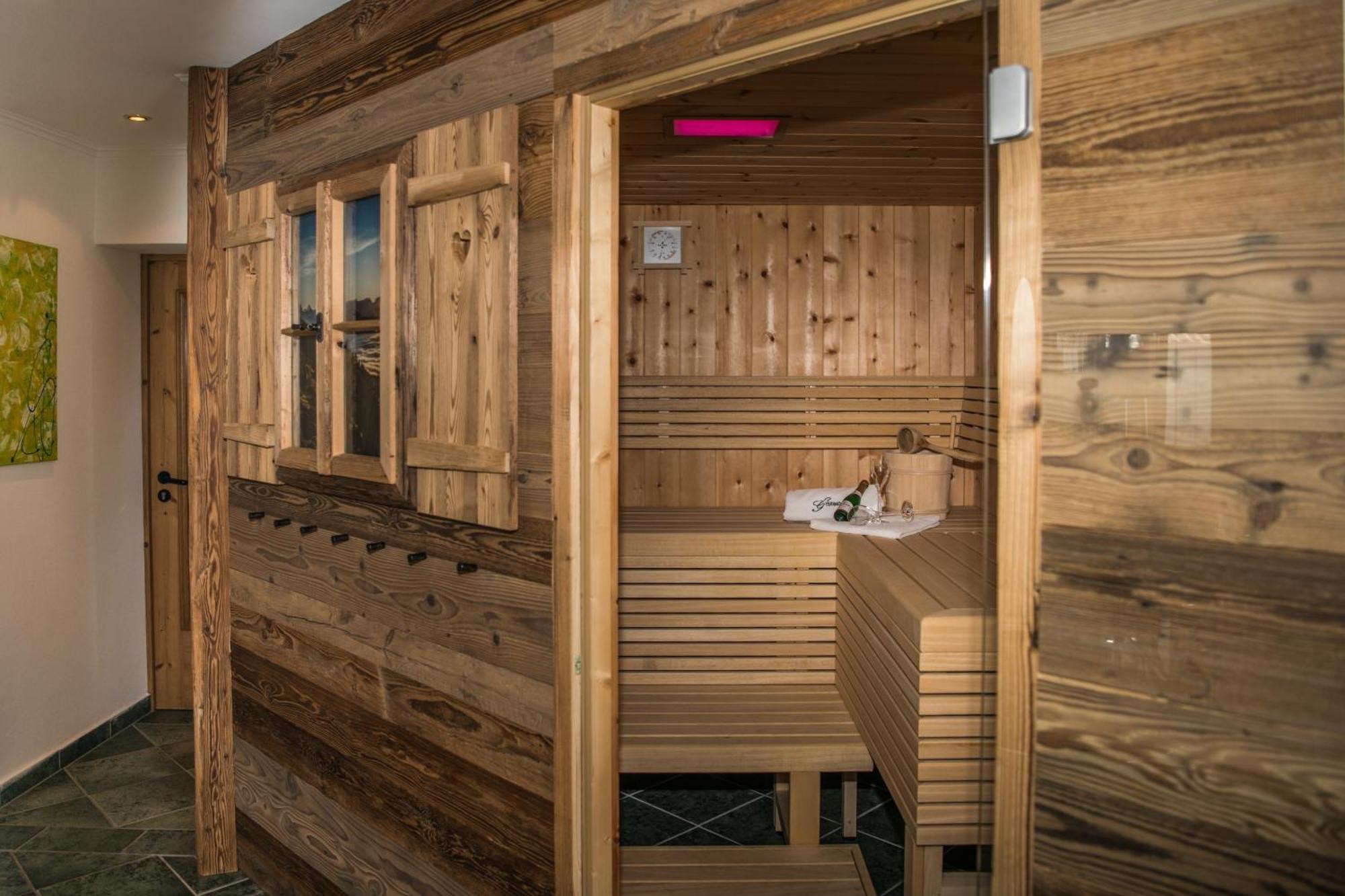 Gourmet-Hotel Gruenwald Leogang Esterno foto