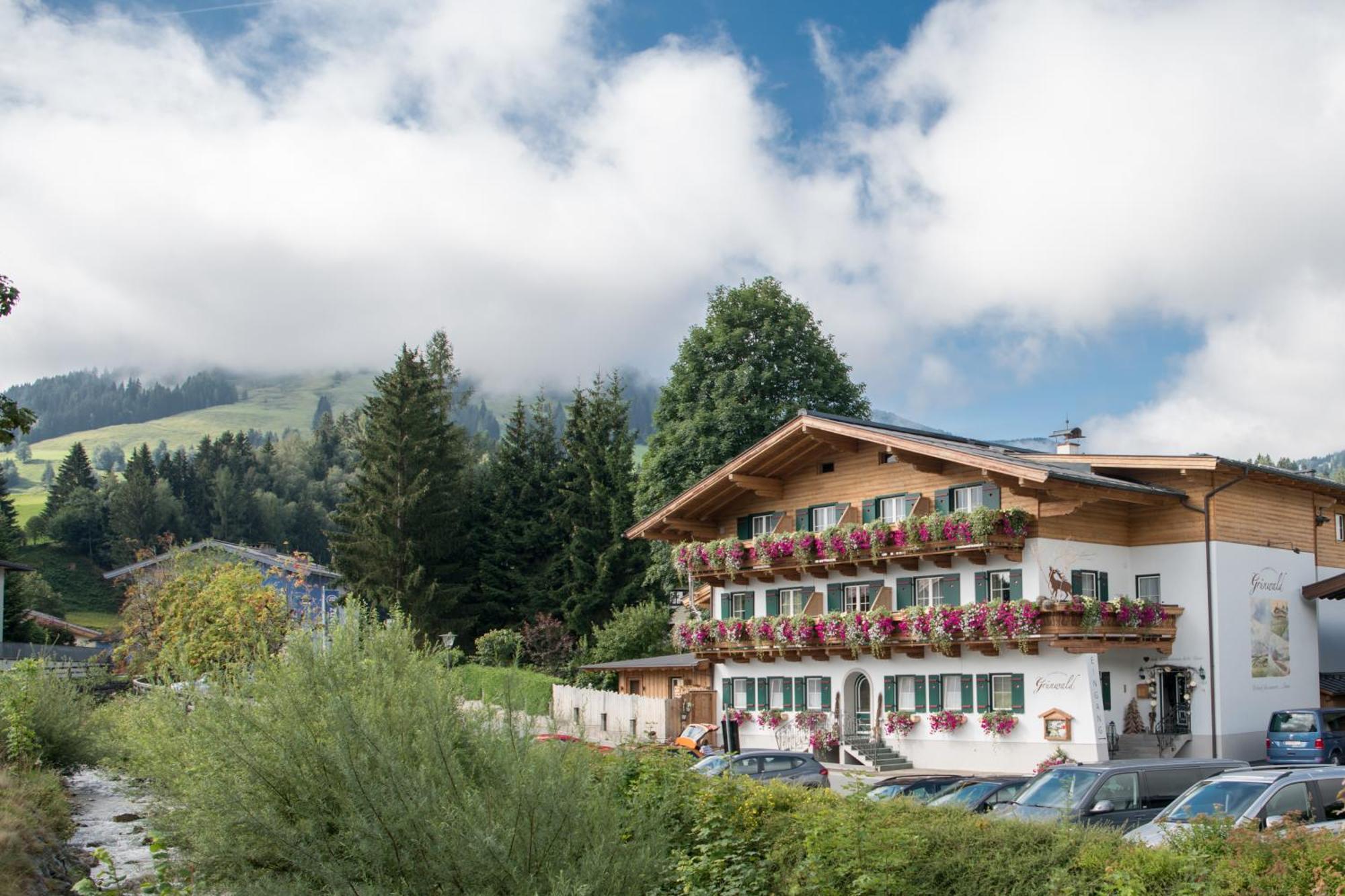 Gourmet-Hotel Gruenwald Leogang Esterno foto