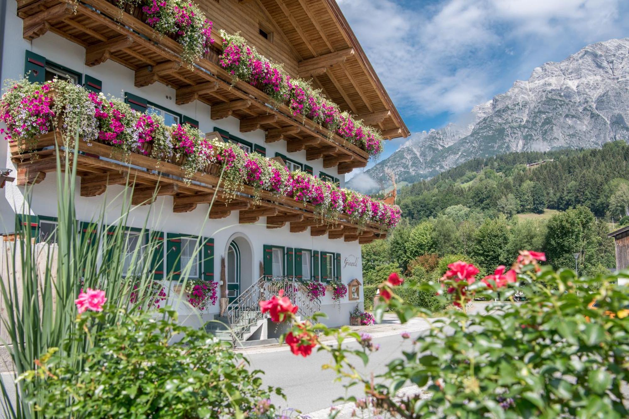 Gourmet-Hotel Gruenwald Leogang Esterno foto
