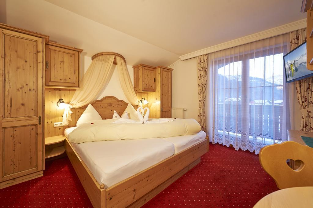 Gourmet-Hotel Gruenwald Leogang Esterno foto